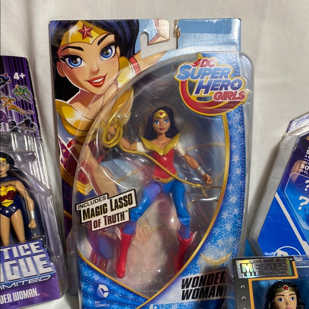 NIB Bundle of 6 DC Comic Wonder Woman Action Figures - Picture 4 of 8